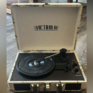 Victrola record player
